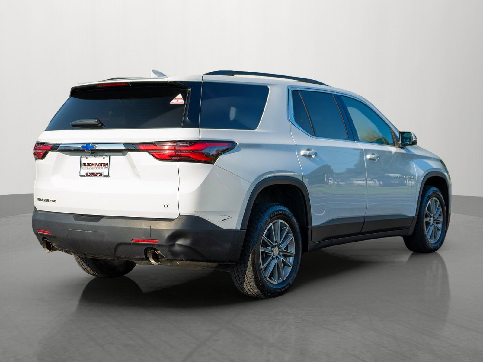 Used 2023 Chevrolet Traverse LT AWD/4WD image 7
