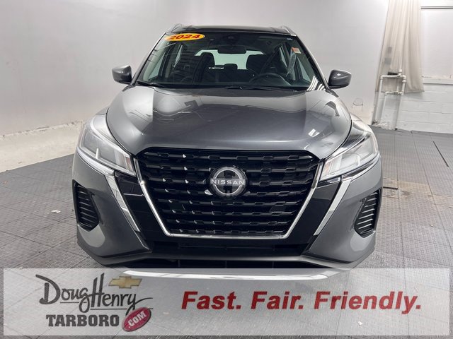 Used 2024 Nissan Kicks SV image 2