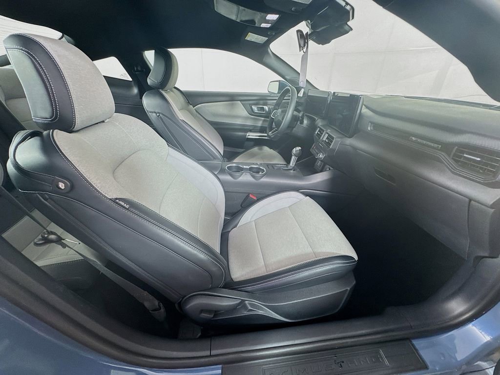 Used 2024 Ford Mustang Coupe image 32