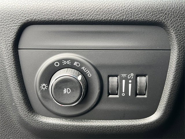 New 2025 Jeep Grand Cherokee Limited w/ Trailer Tow Package image 16