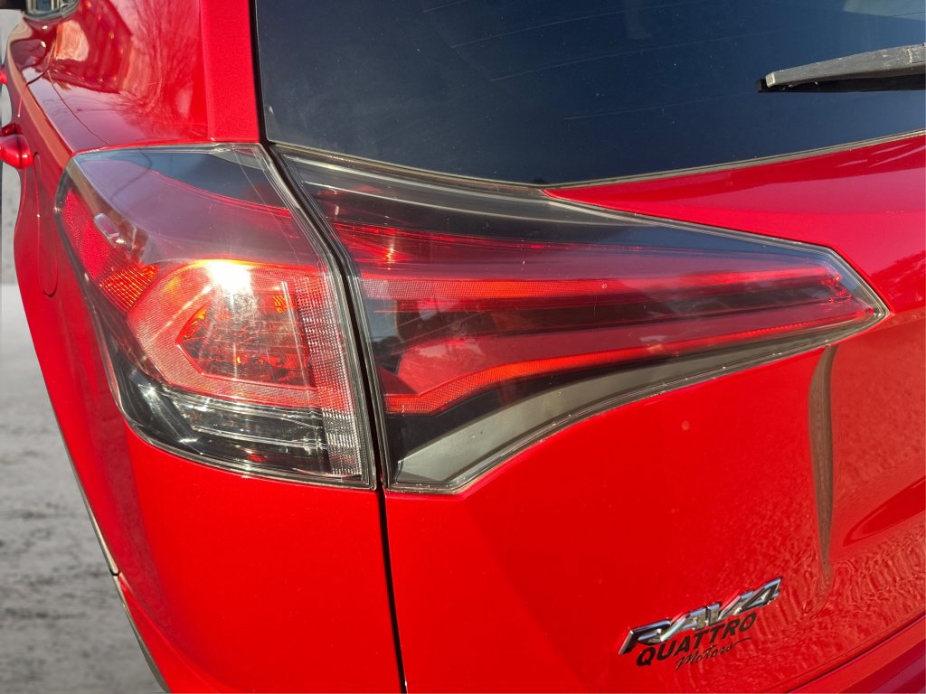 Used 2016 Toyota RAV4 LE AWD/4WD image 21