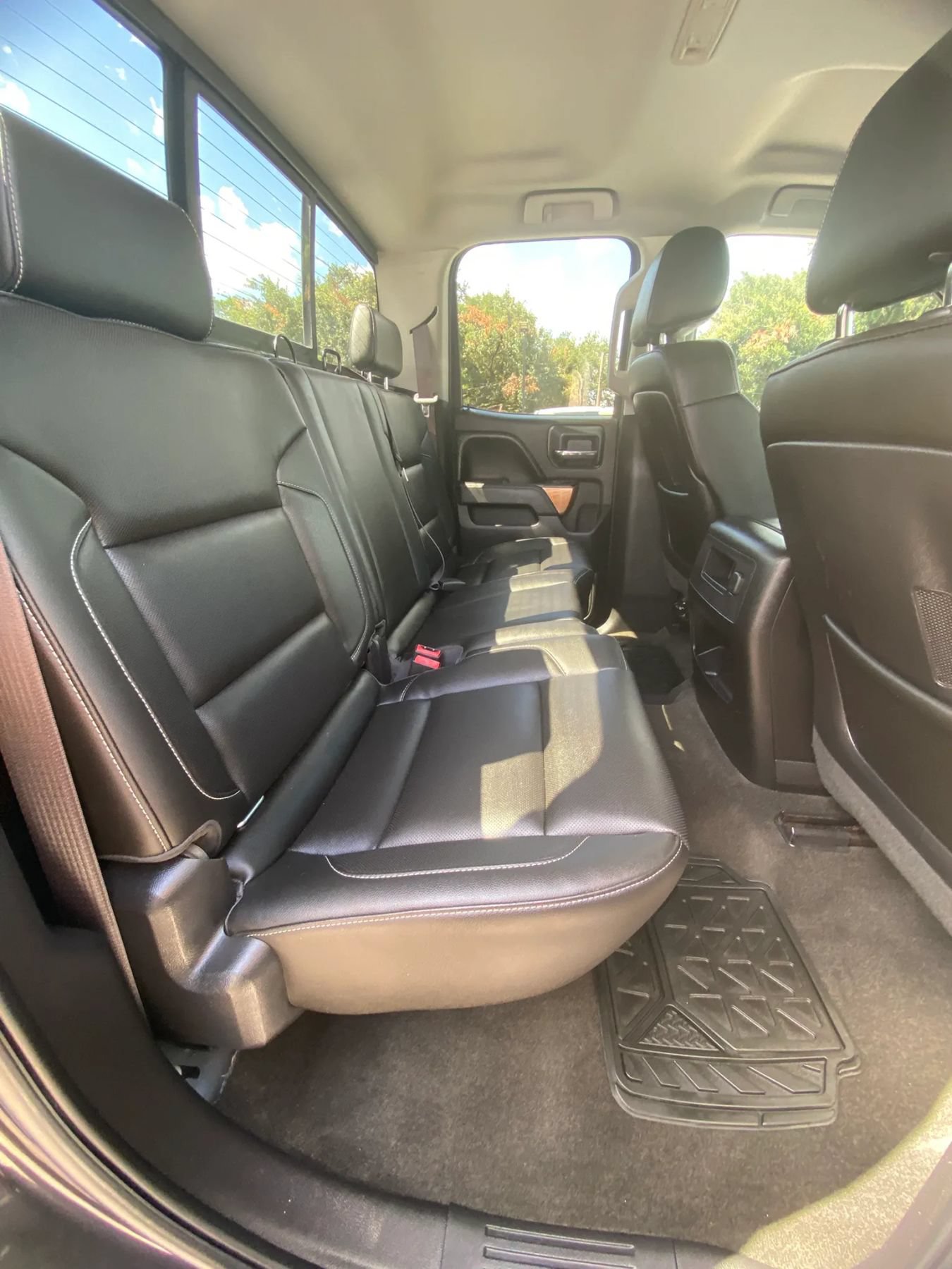 Used 2015 Chevrolet Silverado 1500 LTZ w/ LTZ Plus Package AWD/4WD image 15