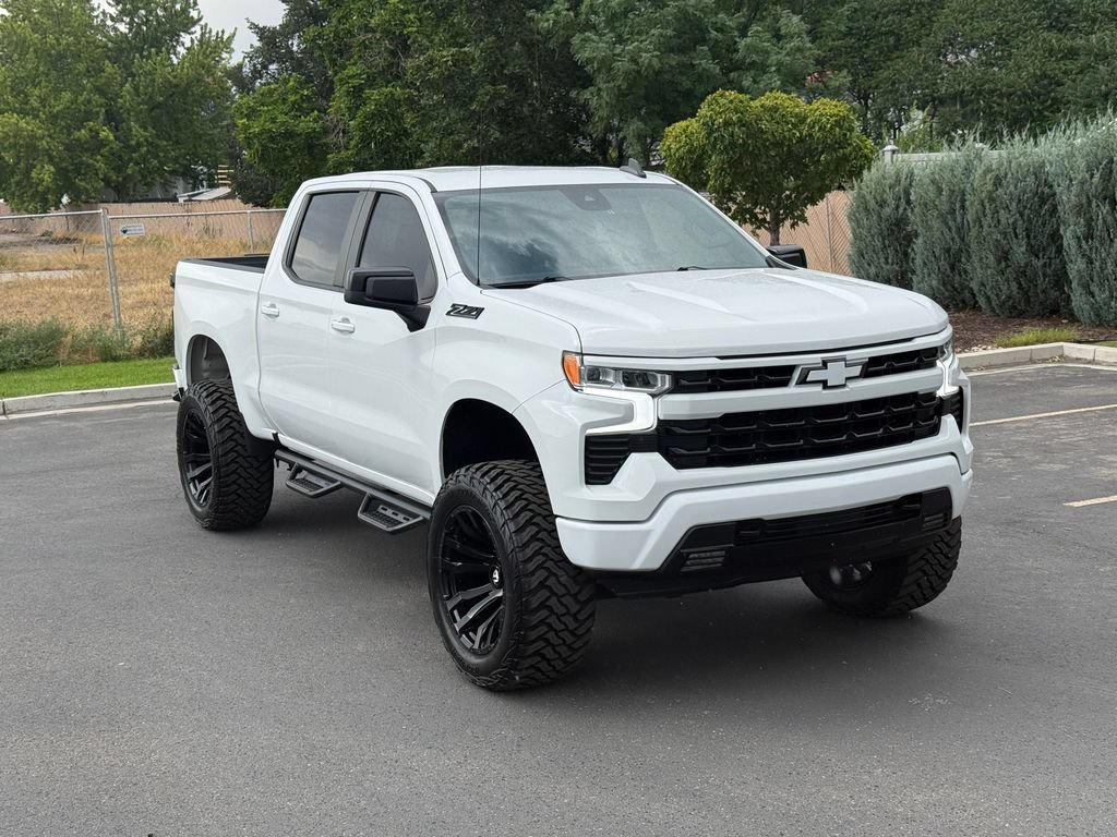 Used 2023 Chevrolet Silverado 1500 RST w/ Z71 Off-Road Package AWD/4WD image 2