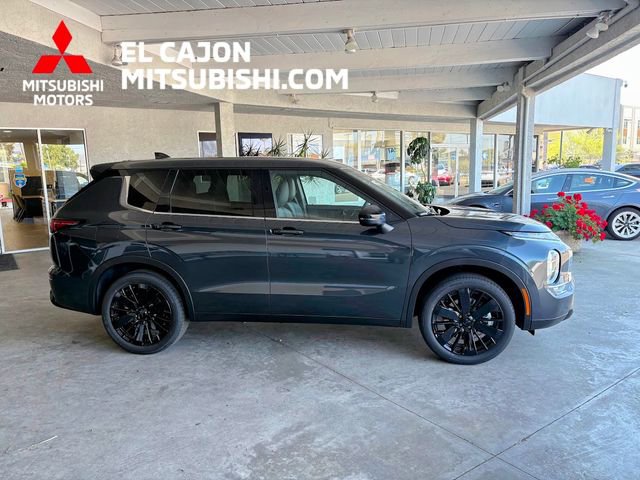 New 2026 Mitsubishi Outlander LE FWD image 3