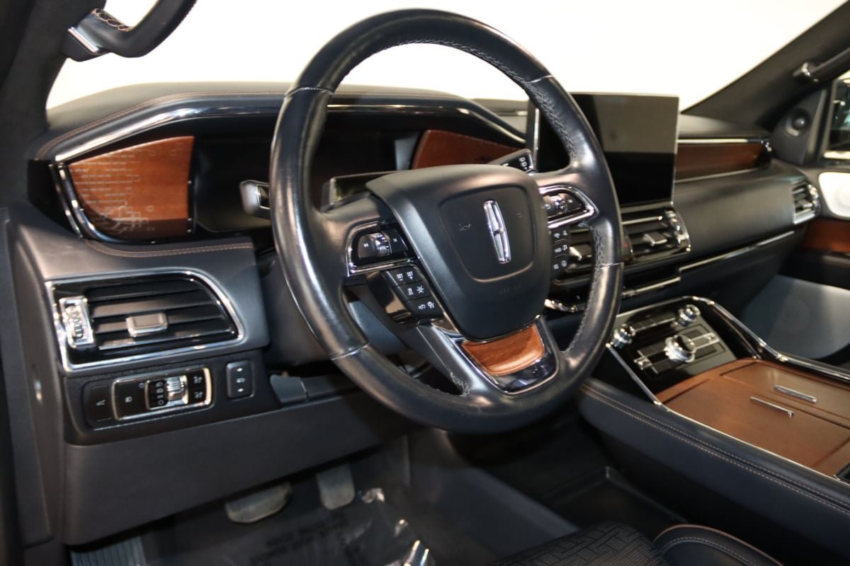 Used 2024 Lincoln Navigator L Black Label AWD/4WD image 37