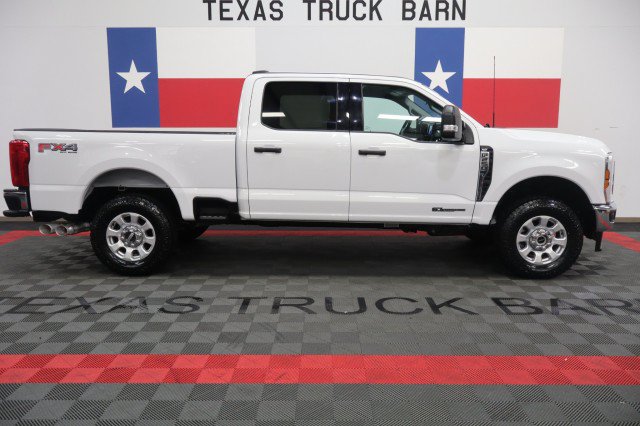 Used 2024 Ford F250 XLT w/ FX4 Off-Road Package AWD/4WD image 16