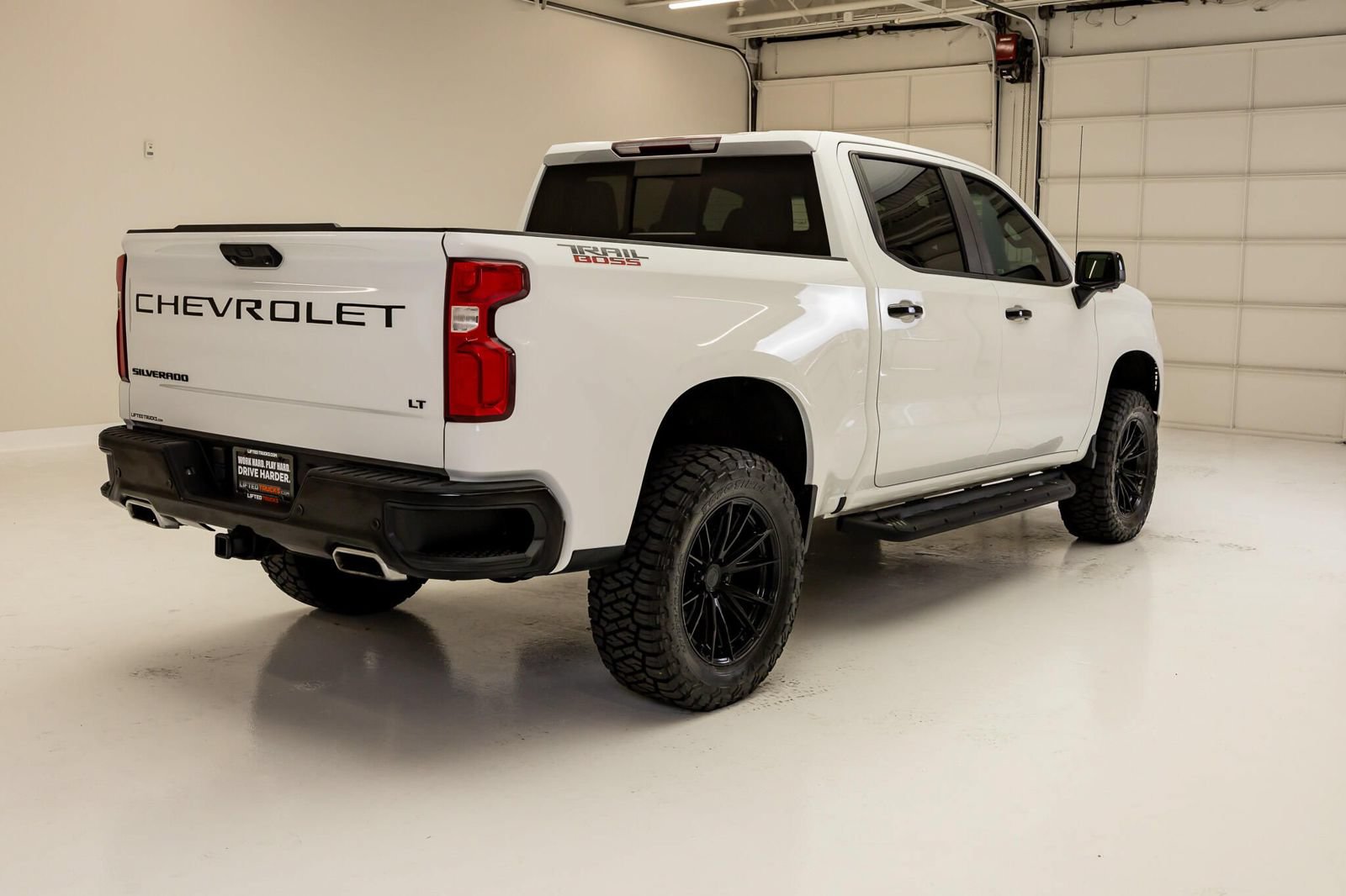 Used 2022 Chevrolet Silverado 1500 LT Trail Boss w/ LT Trail Boss Premium Package AWD/4WD image 10