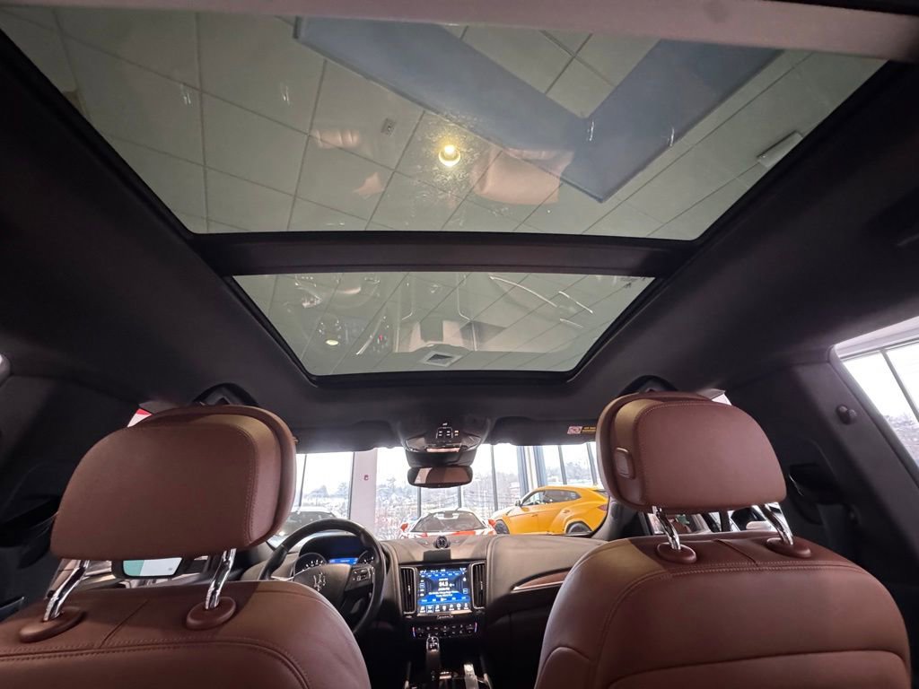 Used 2019 Maserati Levante image 31