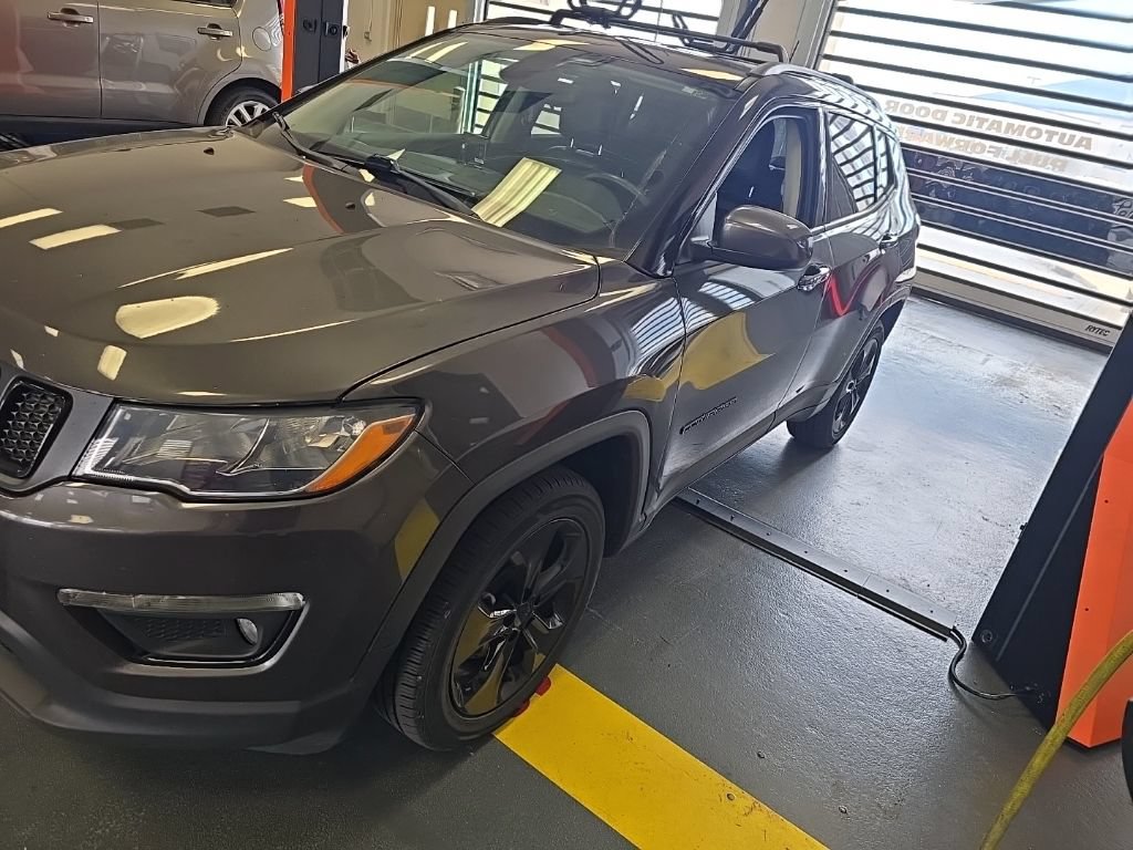 Used 2020 Jeep Compass Latitude AWD/4WD image 2