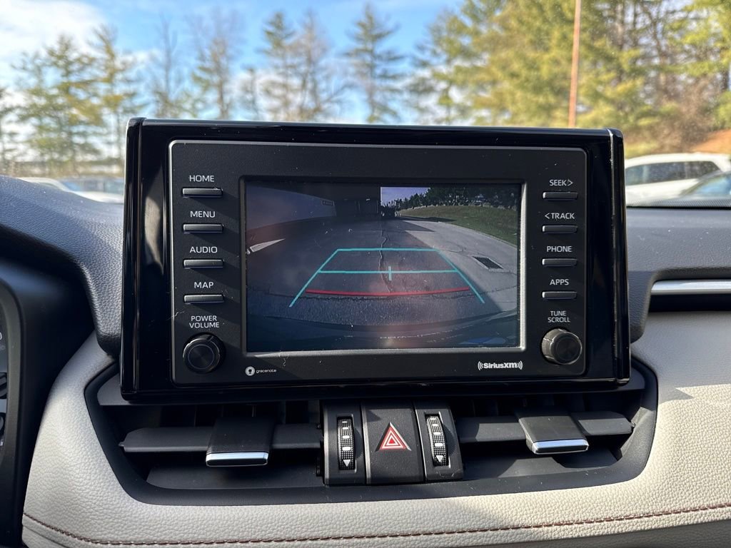 Used 2021 Toyota RAV4 XLE Premium image 18