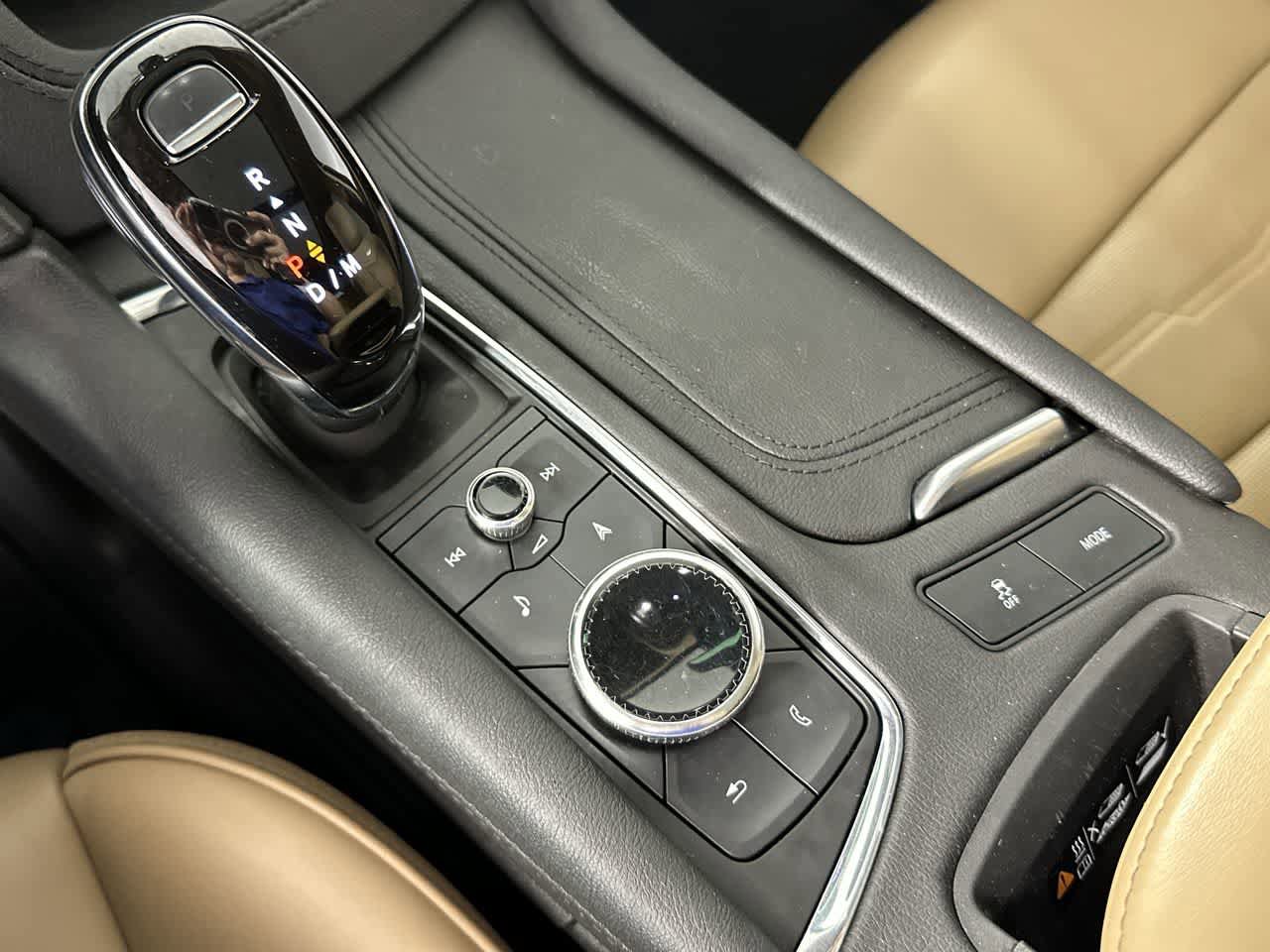 Used 2023 Cadillac XT6 Premium Luxury w/ Platinum Package AWD/4WD image 37