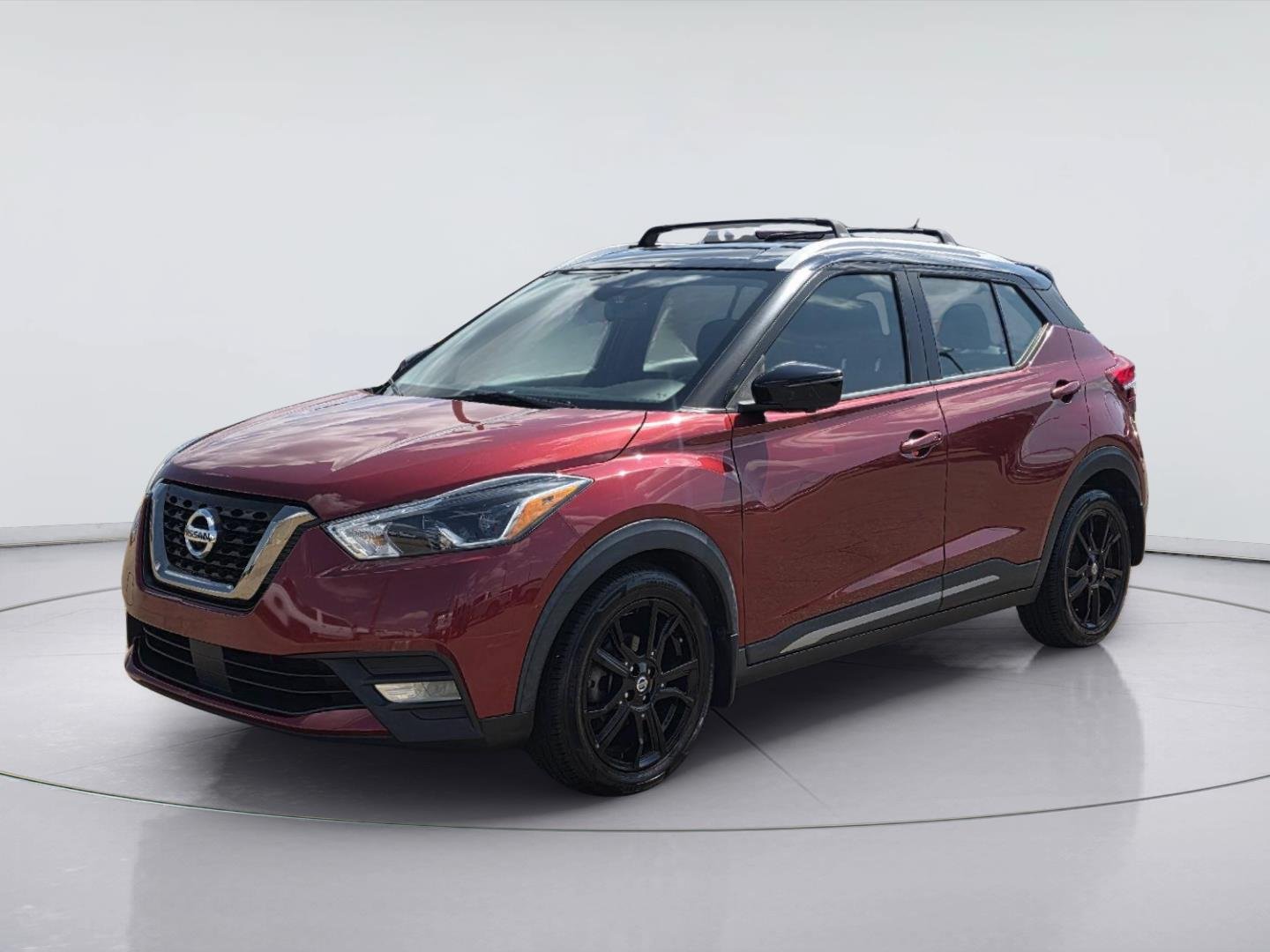 Used 2020 Nissan Kicks SR w/ Exterior Package FWD image 1