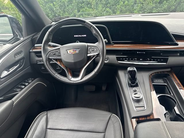 Used 2023 Cadillac Escalade Premium Luxury AWD/4WD image 19