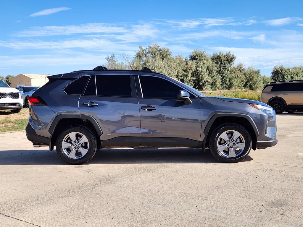 Used 2024 Toyota RAV4 LE AWD/4WD image 4