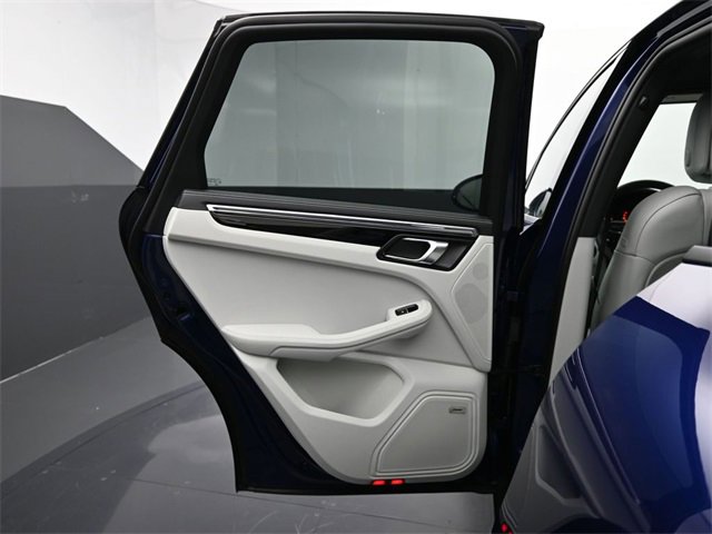 New 2026 Porsche Macan image 17