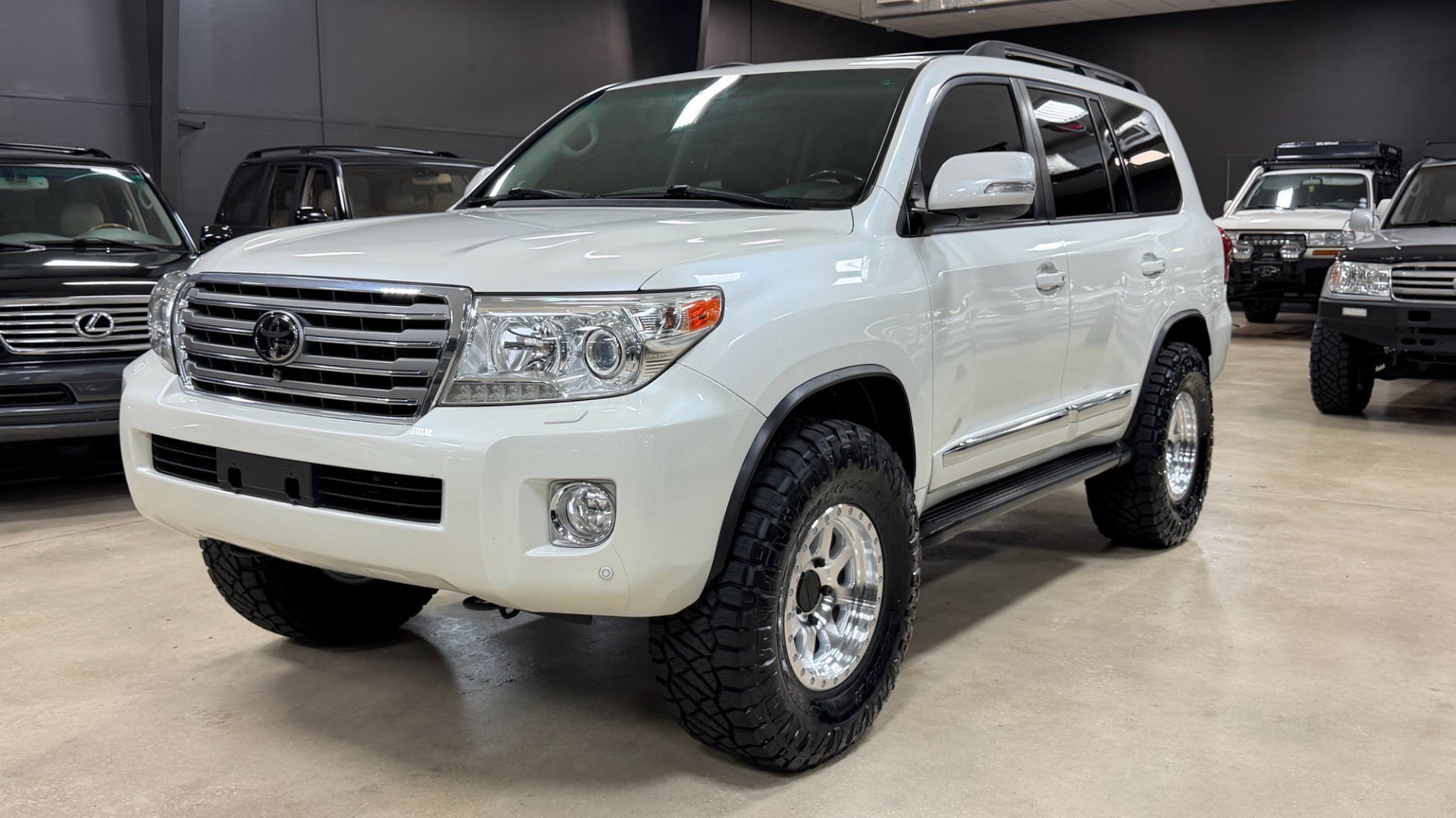 Used 2014 Toyota Land Cruiser AWD/4WD image 7