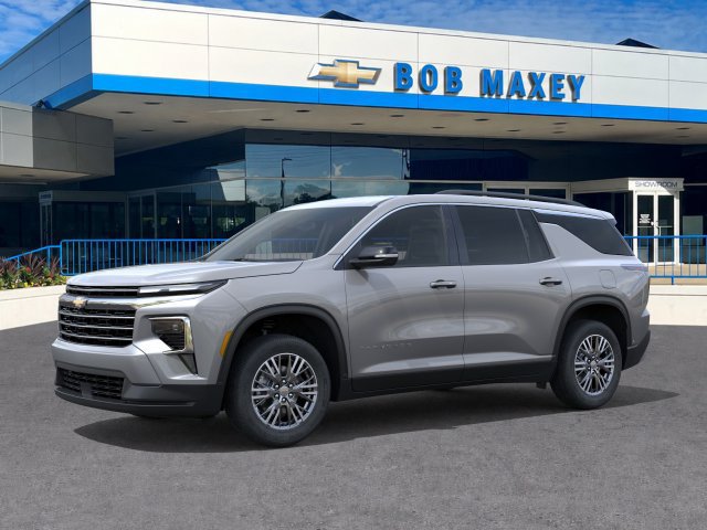 New 2027 Chevrolet Traverse LT FWD image 2