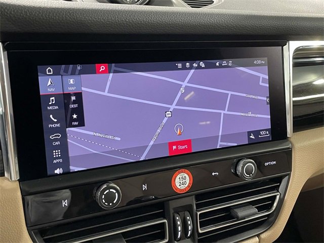 Certified 2025 Porsche Macan image 30