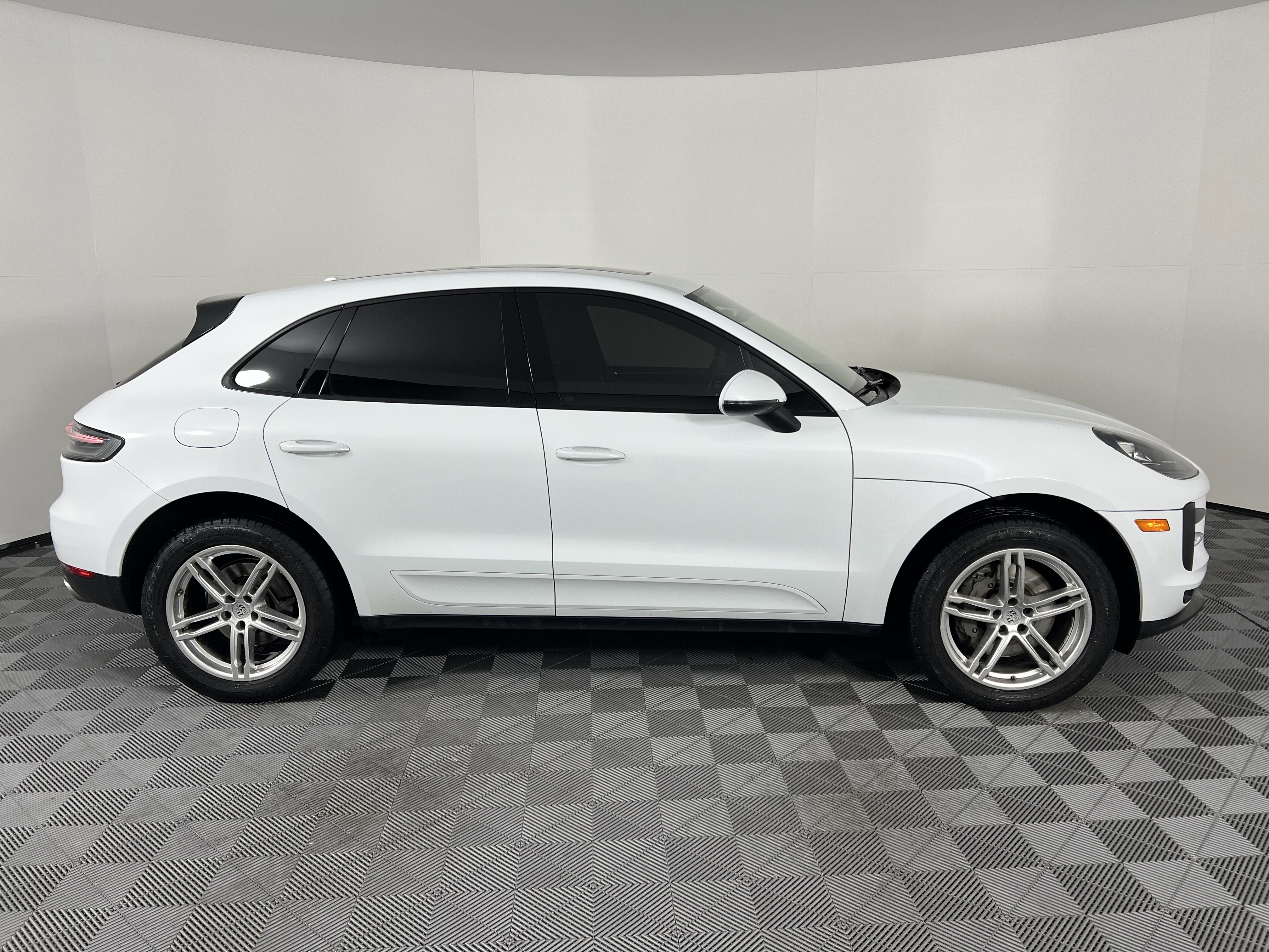 Used 2020 Porsche Macan S image 14