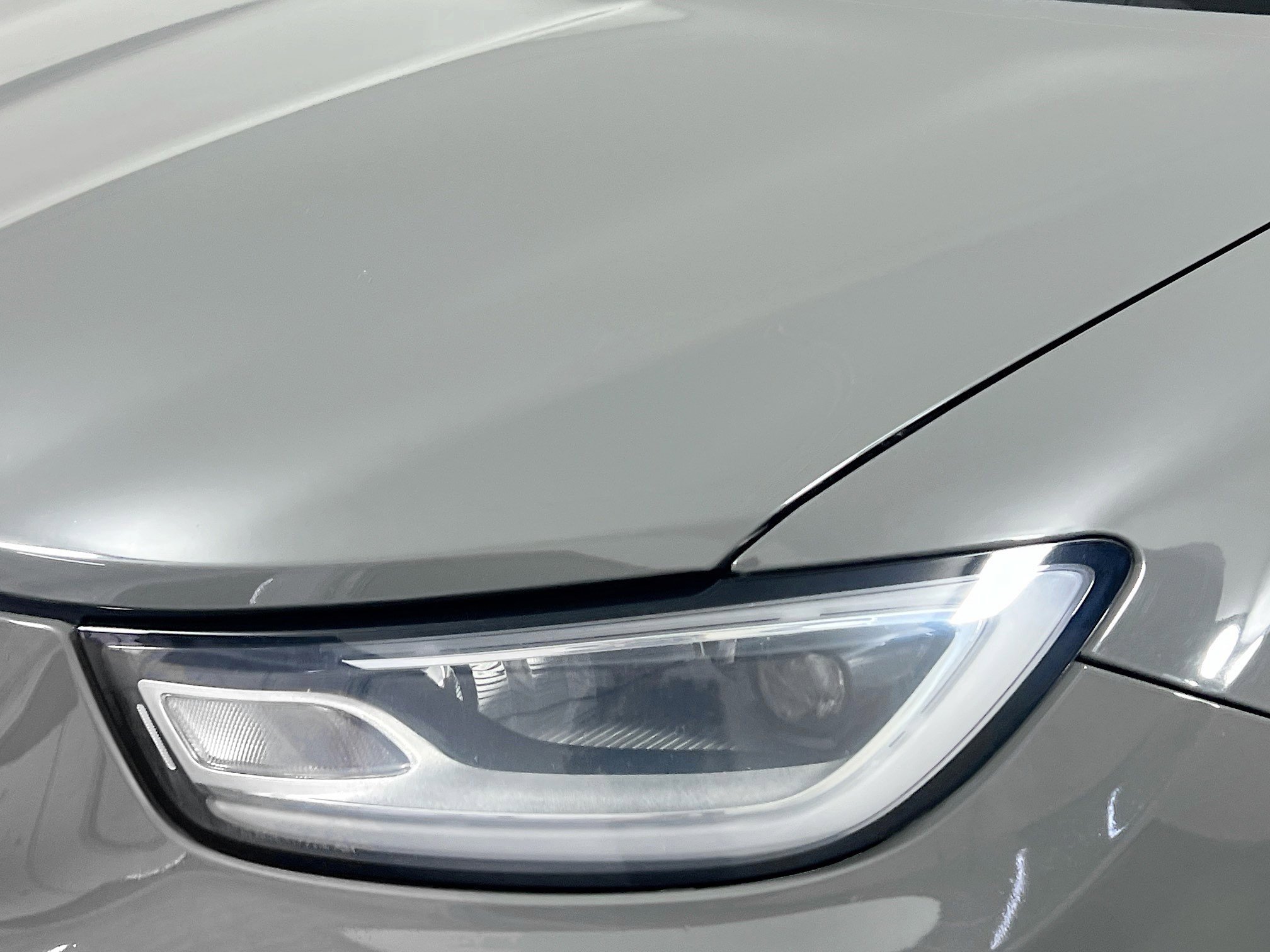 Used 2023 Chrysler Pacifica Touring-L image 11