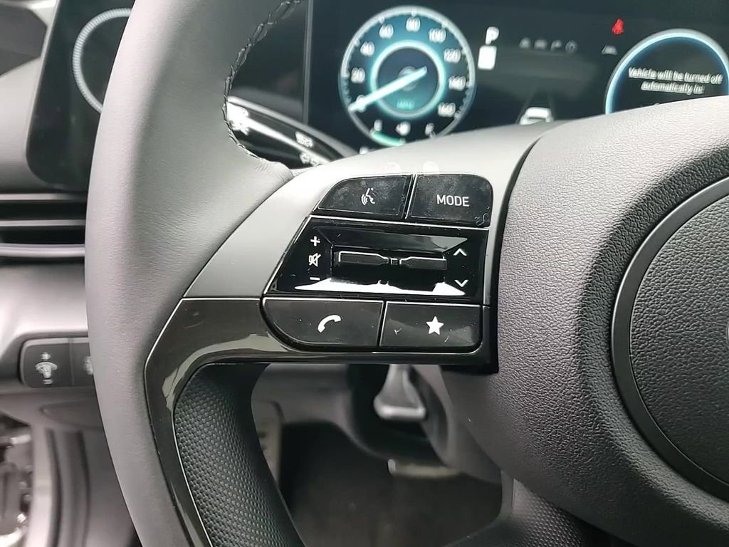 Used 2025 Hyundai Elantra SEL w/ Cargo Package image 17