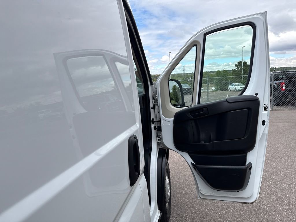 Used 2019 RAM ProMaster 2500 w/ Premium Appearance Group FWD image 19