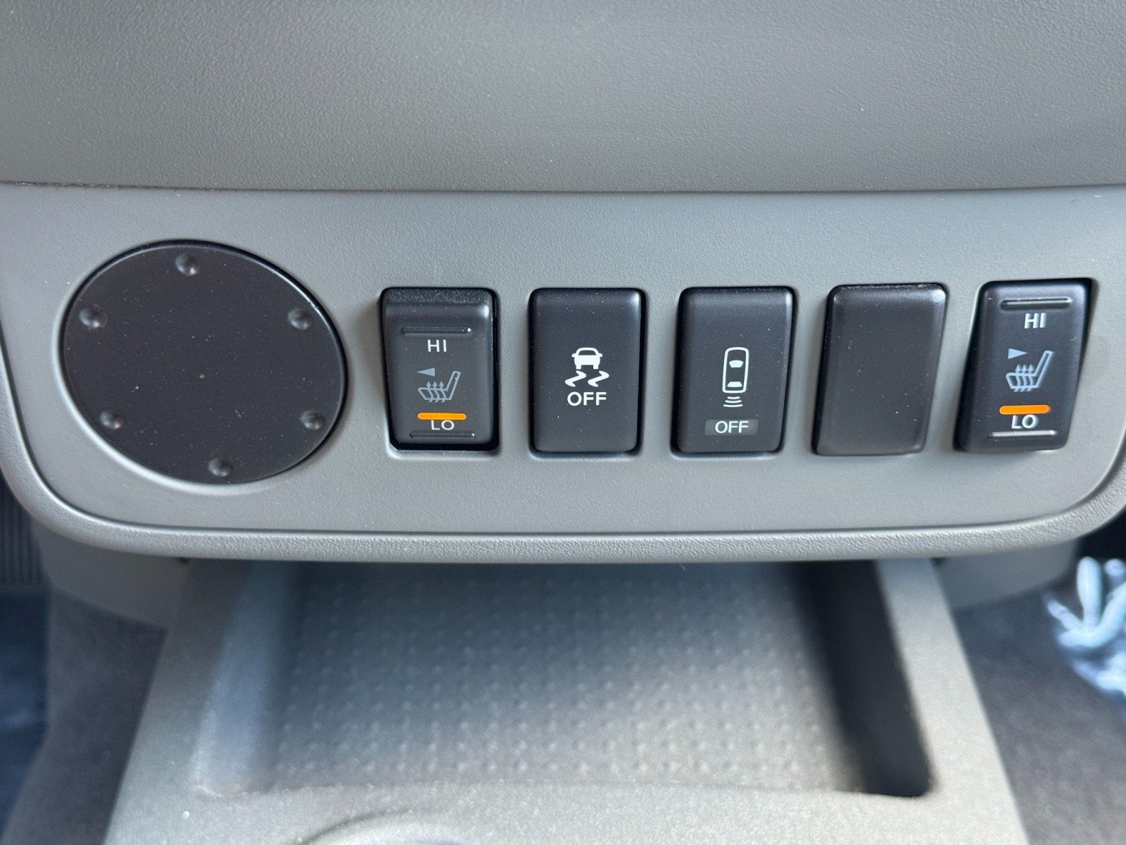 Used 2020 Nissan Frontier SV w/ Midnight Edition Floor Mats RWD image 25