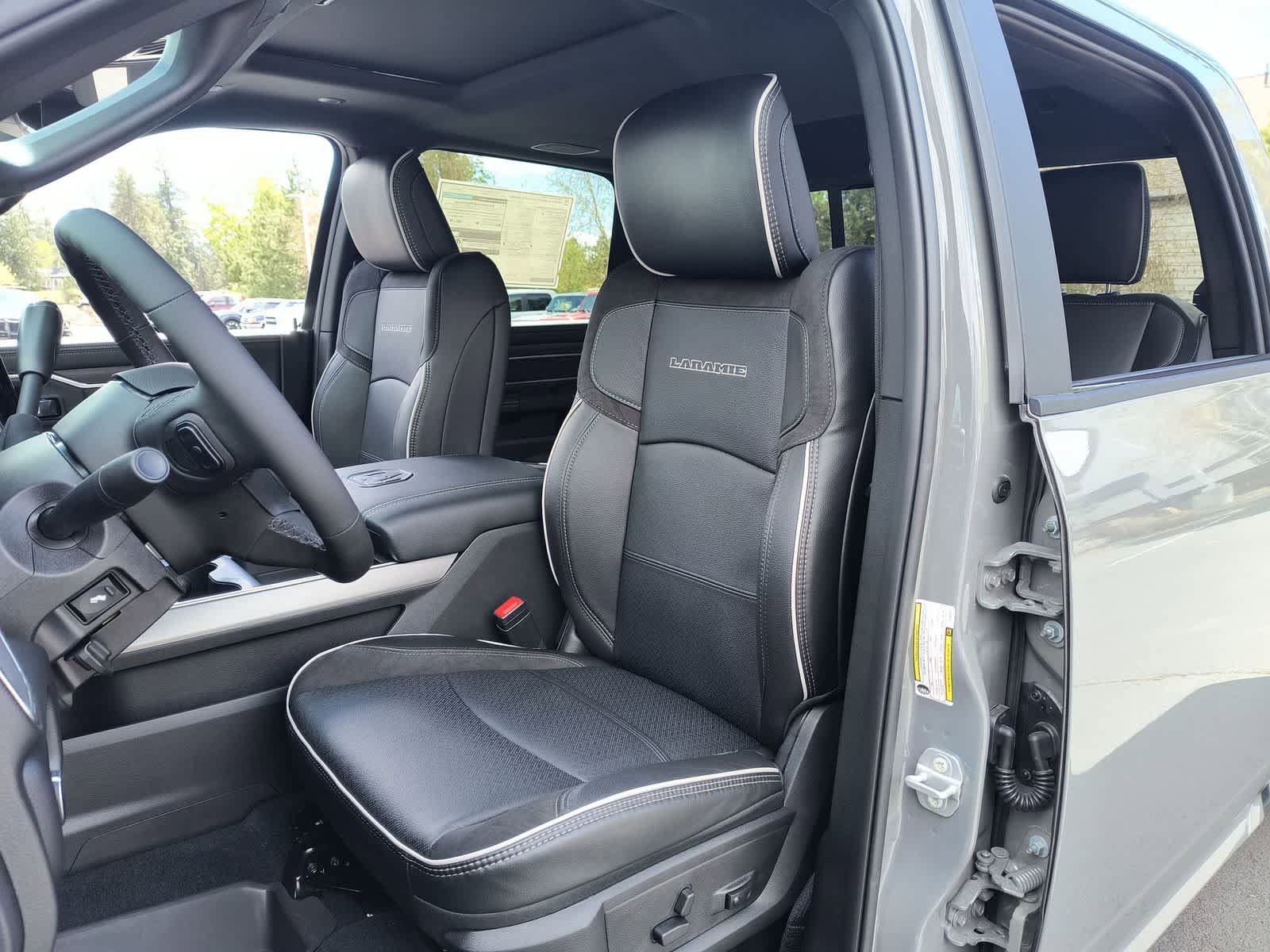 New 2026 RAM 3500 Laramie AWD/4WD image 11