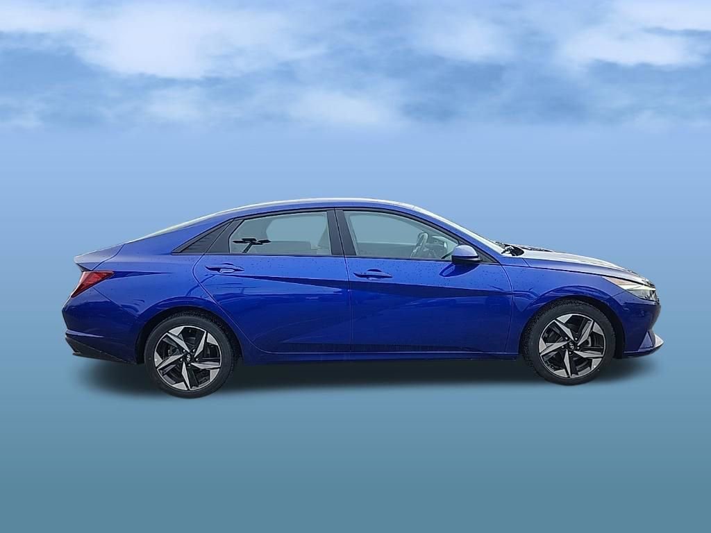Certified 2023 Hyundai Elantra SEL w/ Convenience Package image 9