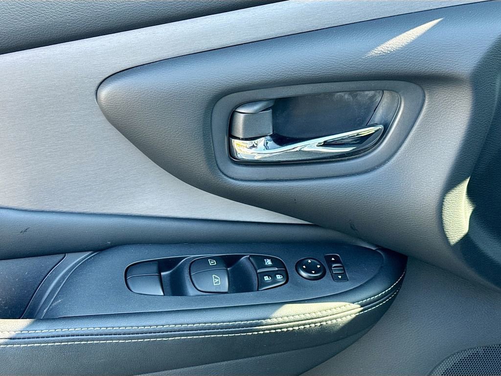 Used 2024 Nissan Murano SV image 18