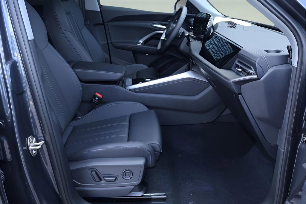 New 2025 Audi Q5 Premium Plus image 18