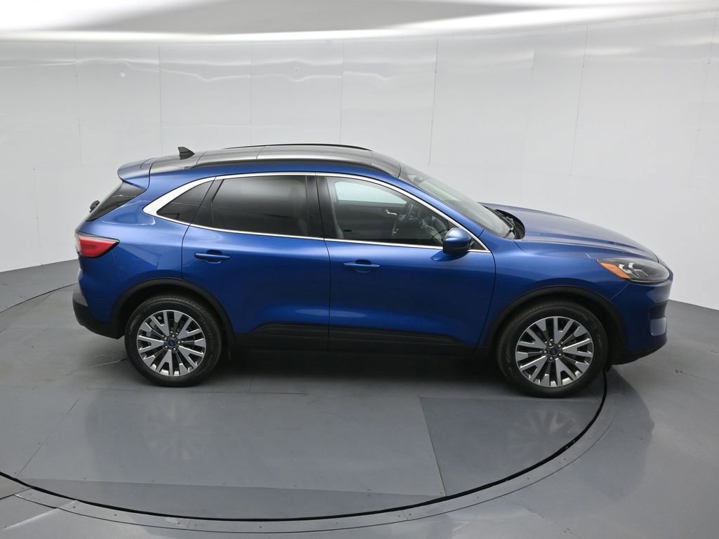 Certified 2022 Ford Escape Titanium w/ Class II Trailer Tow Package image 42