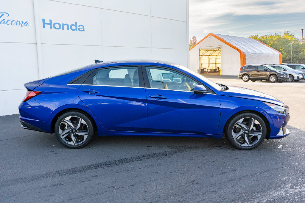 Used 2023 Hyundai Elantra Limited FWD image 16