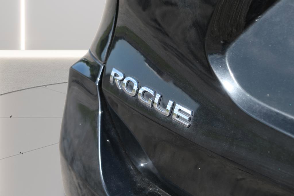 Used 2020 Nissan Rogue S FWD image 28