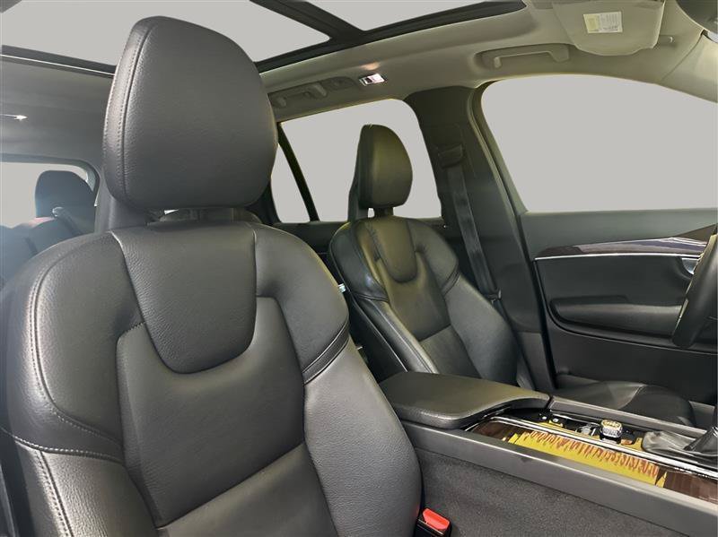 Used 2018 Volvo XC90 T6 Momentum w/ Convenience Package AWD/4WD image 21