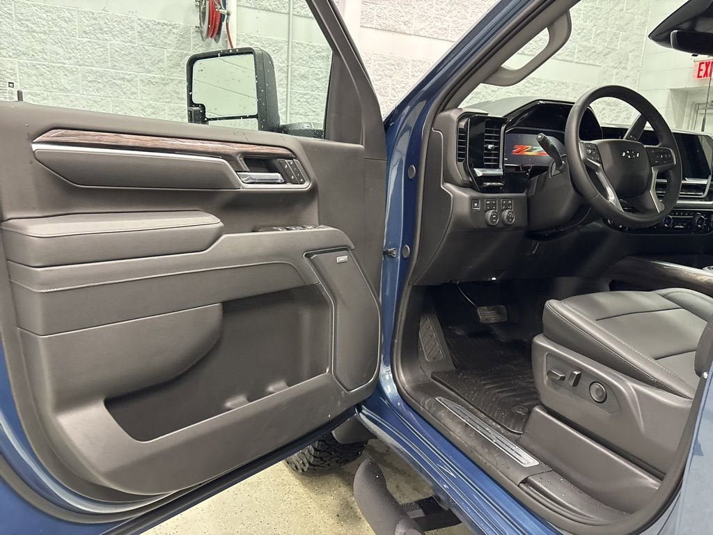 New 2026 Chevrolet Silverado 3500 LTZ w/ LTZ Plus Package AWD/4WD image 15