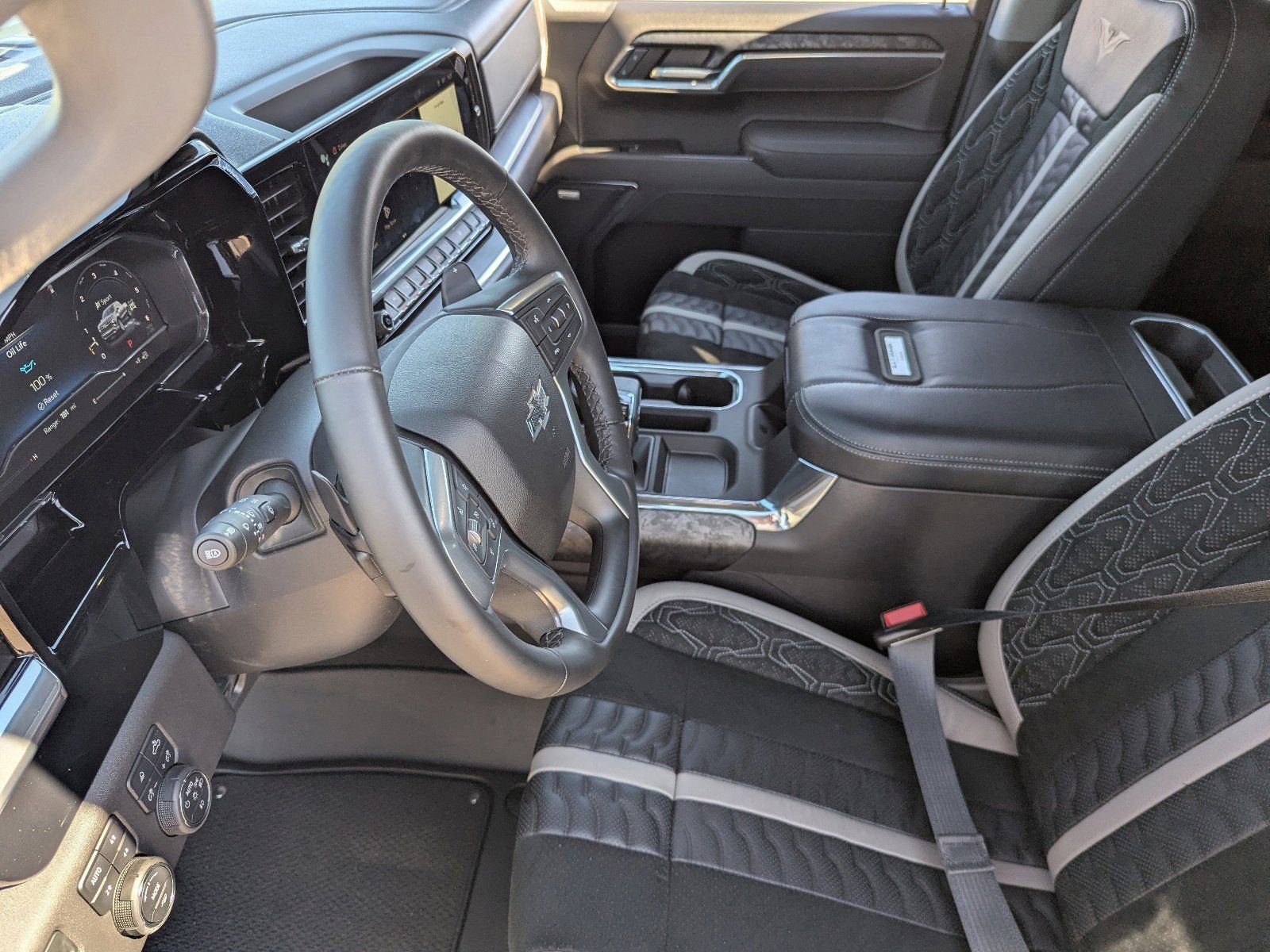 Used 2025 Chevrolet Silverado 1500 RST w/ Convenience Package II image 23