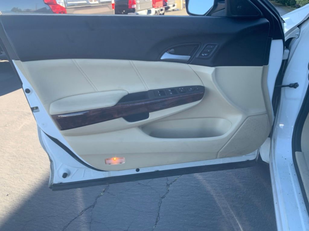 Used 2010 Honda Crosstour EX-L image 11