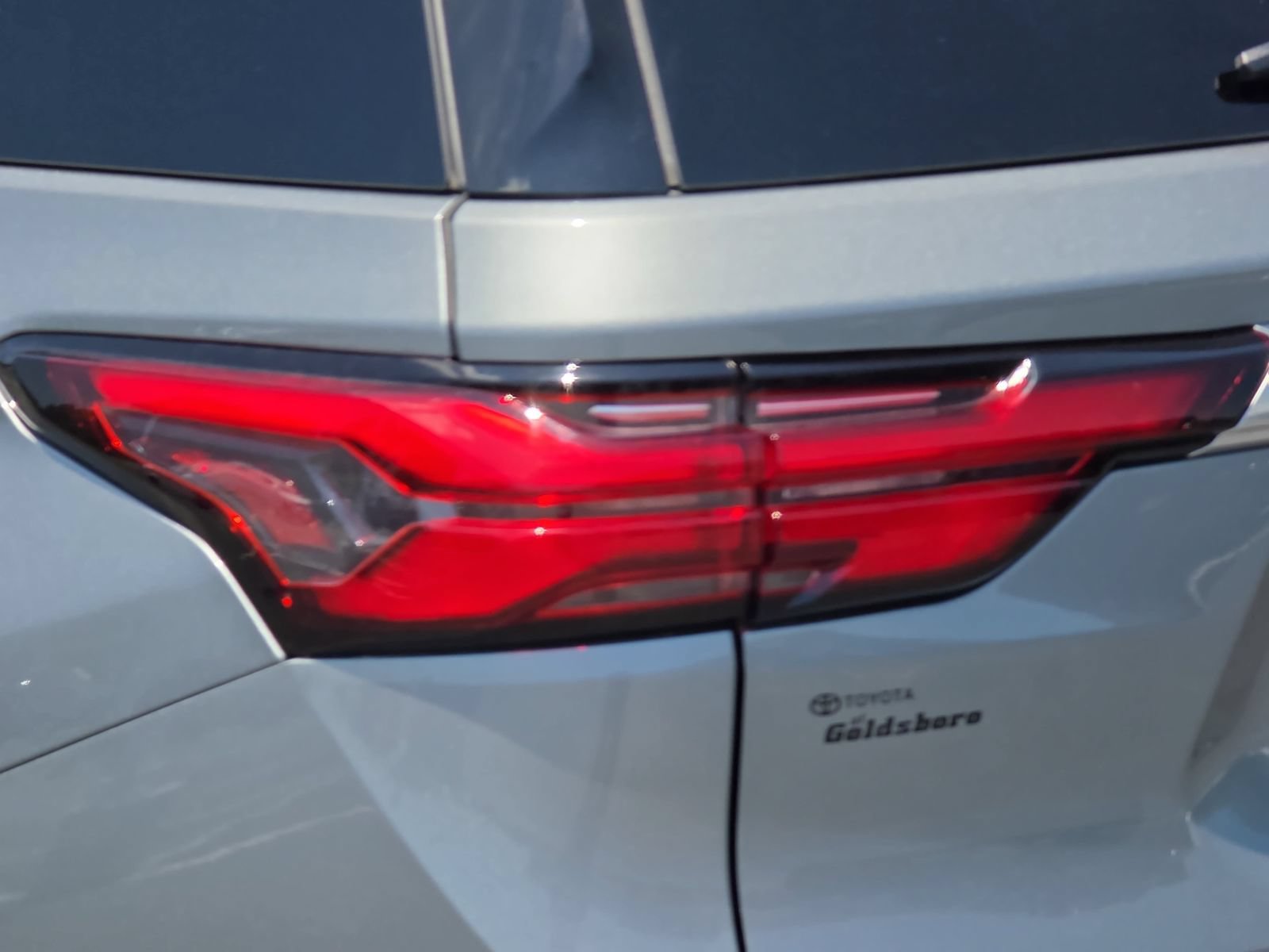 Used 2023 Chevrolet Traverse Premier FWD image 35