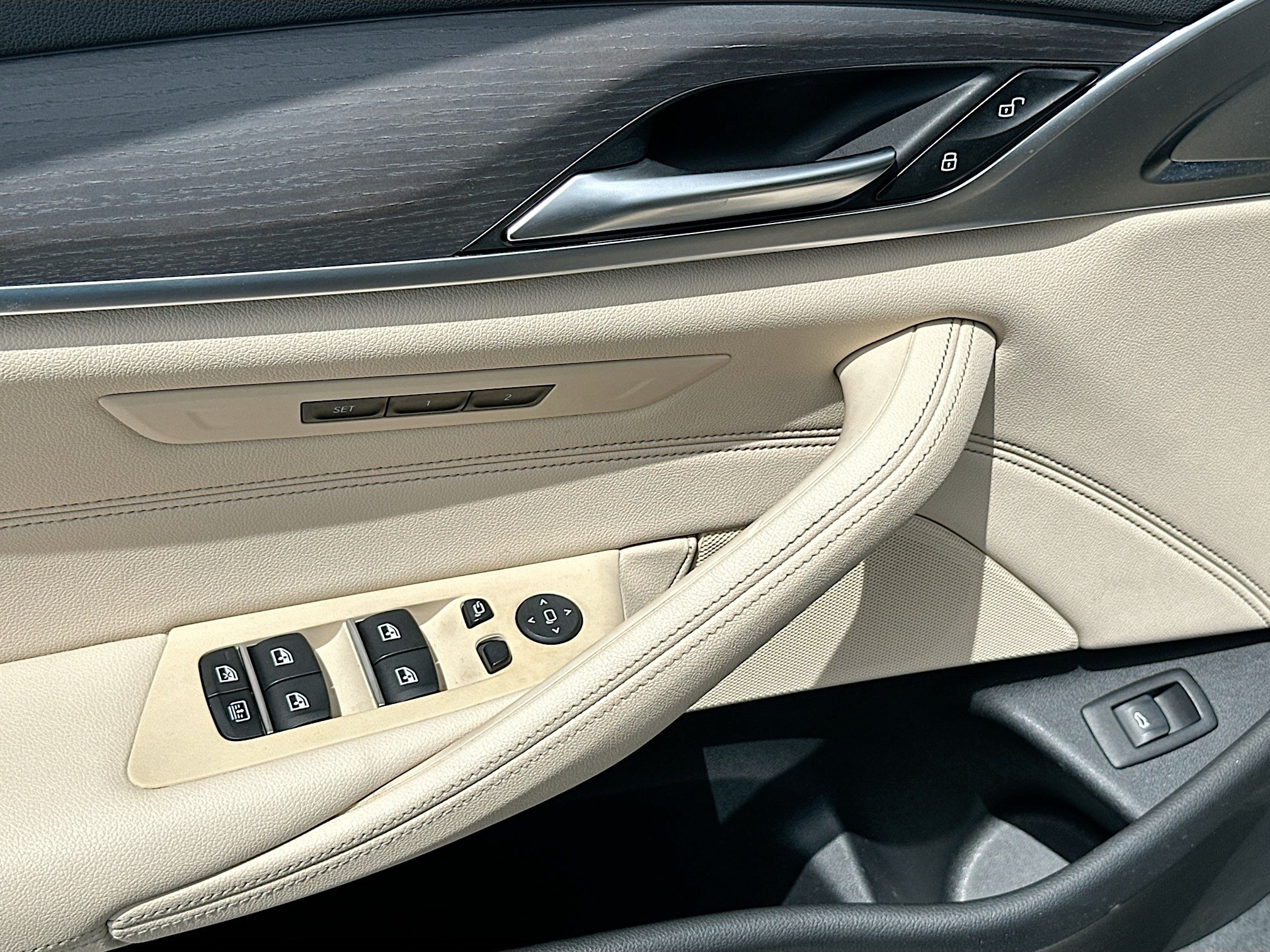 Used 2022 BMW 530i w/ M Sport Package RWD image 18