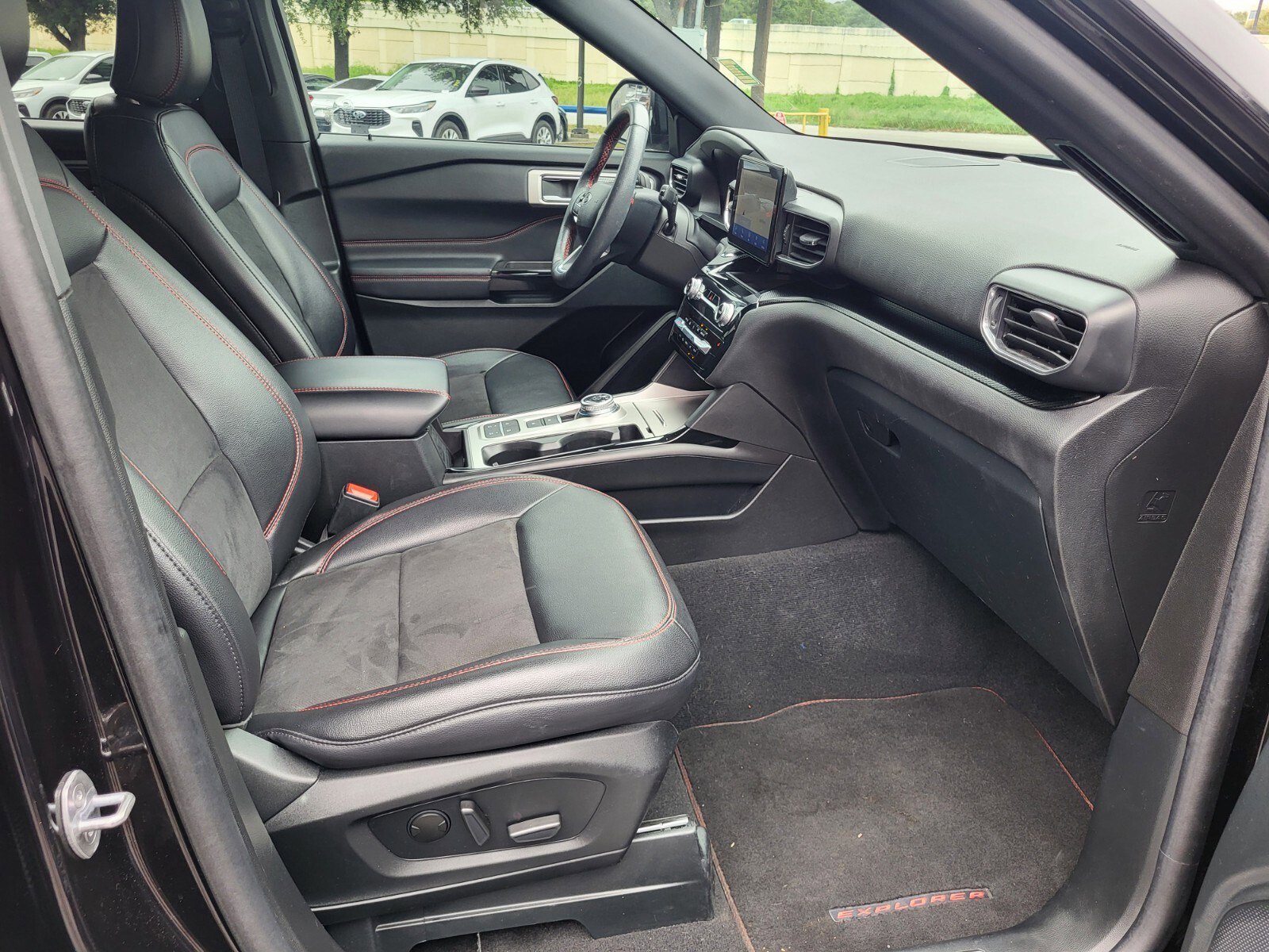 Certified 2024 Ford Explorer ST-Line w/ Class IV Trailer Tow Package RWD image 13