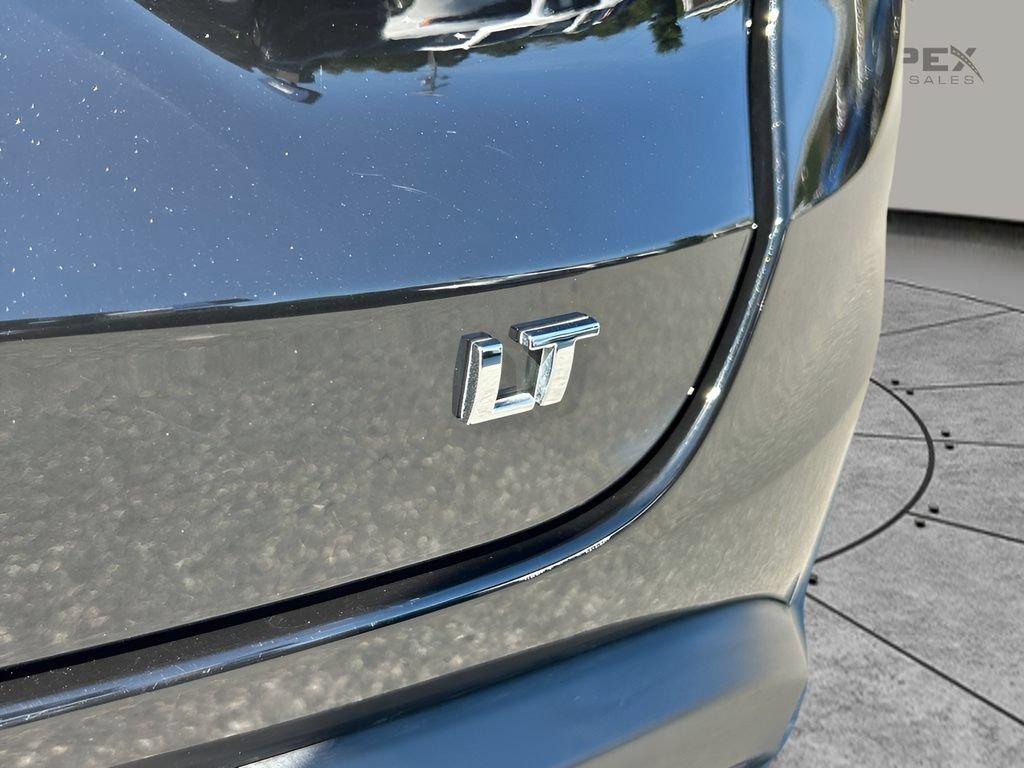 Used 2025 Chevrolet Trax LT FWD image 28