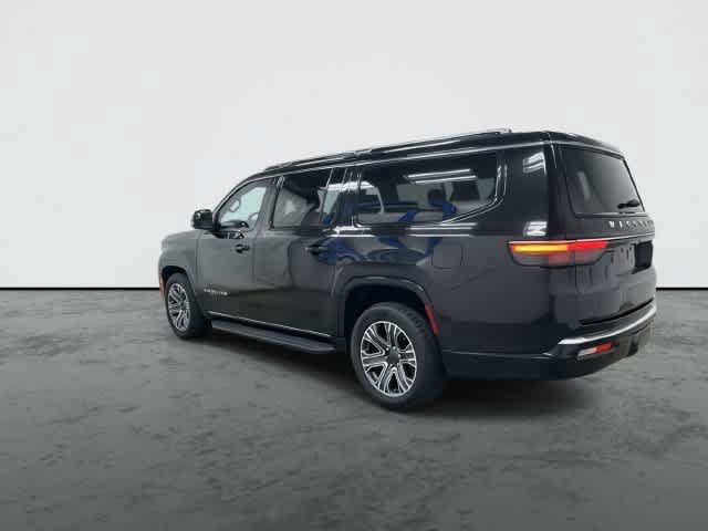 Used 2024 Jeep Wagoneer L Series II w/ Flexible Seating Group RWD image 9