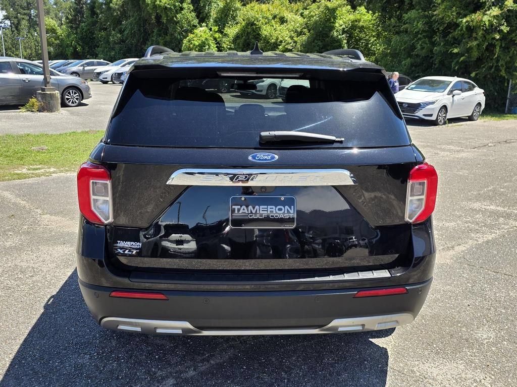 Used 2023 Ford Explorer XLT w/ Equipment Group 202A RWD image 4