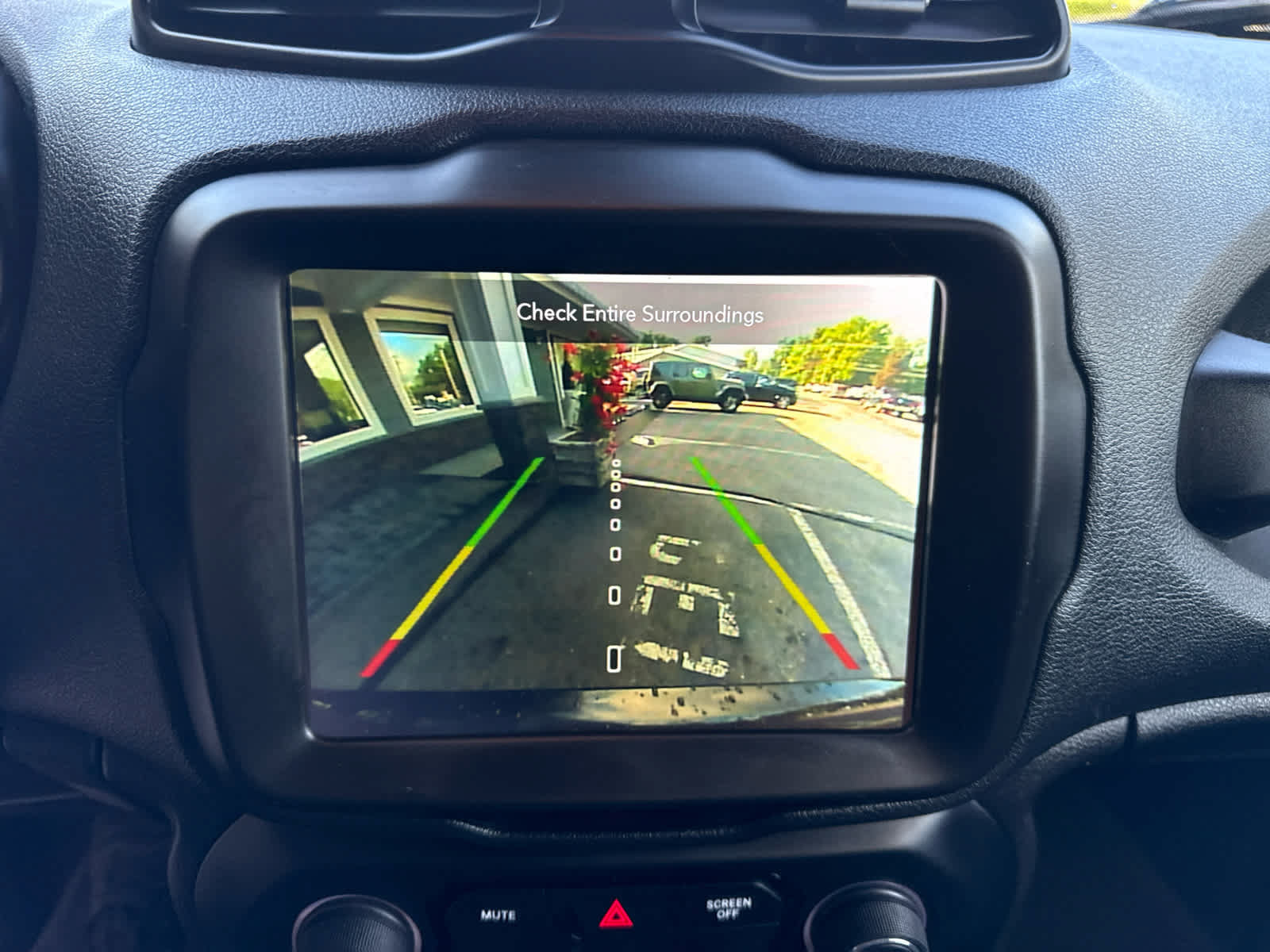 Used 2020 Jeep Renegade Limited w/ UConnect 8.4 Nav Group AWD/4WD image 26
