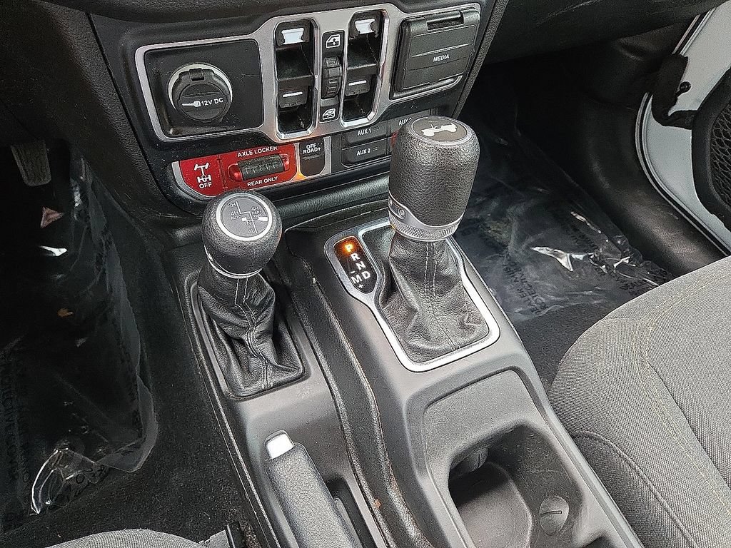 Used 2024 Jeep Wrangler Unlimited AWD/4WD image 30