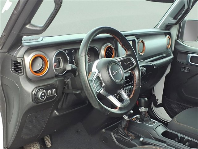 Used 2021 Jeep Gladiator Mojave w/ Cold Weather Group image 8