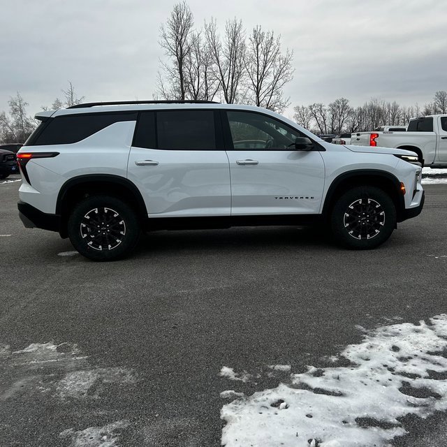 New 2026 Chevrolet Traverse Z71 w/ Driver Confidence Package image 2