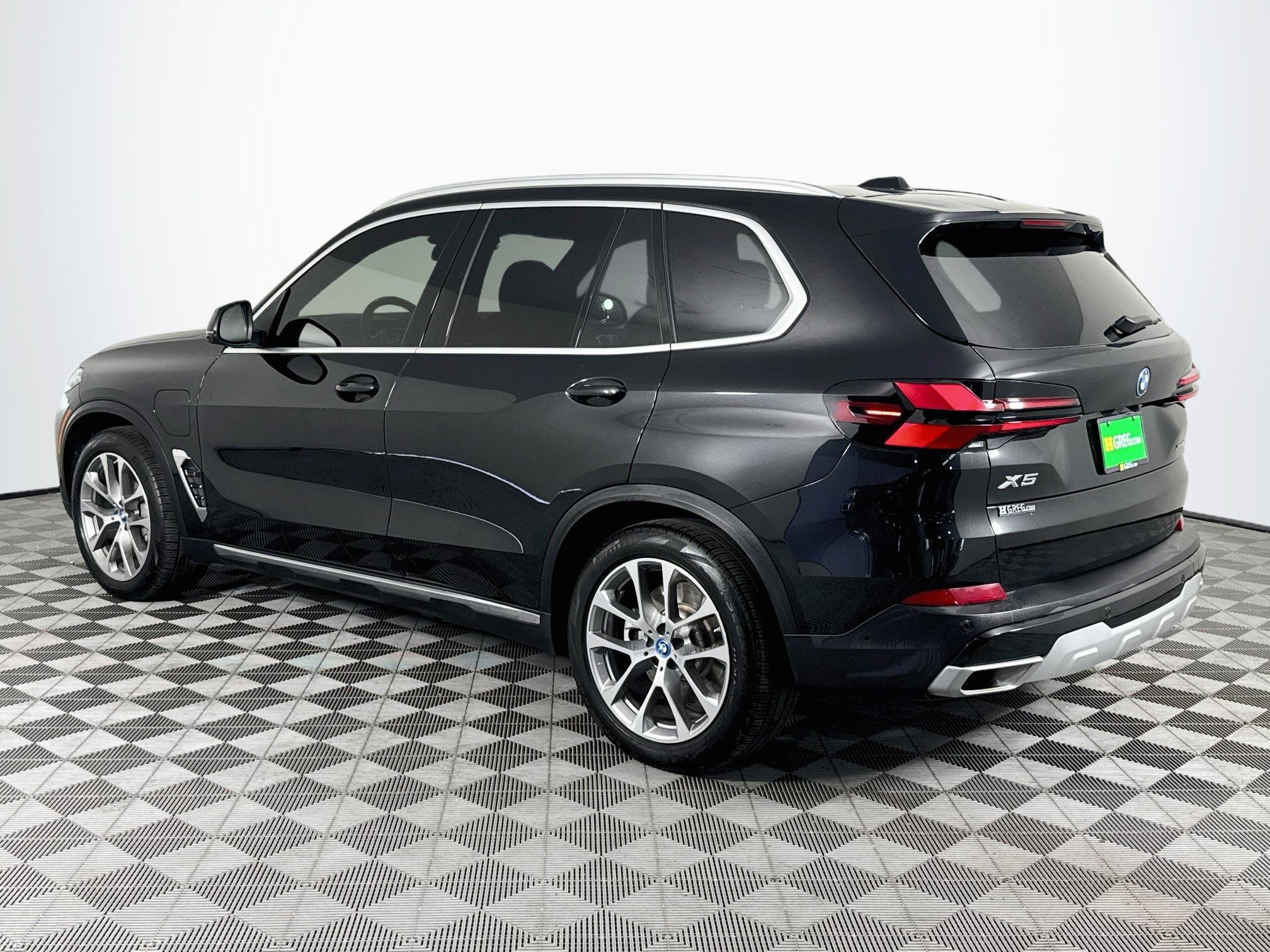 Used 2024 BMW X5 xDrive50e w/ Premium Package AWD/4WD image 6