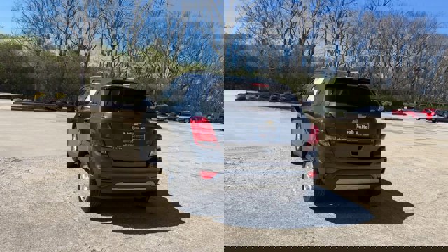 Used 2018 Chevrolet Trax LT w/ LT Convenience Package image 7